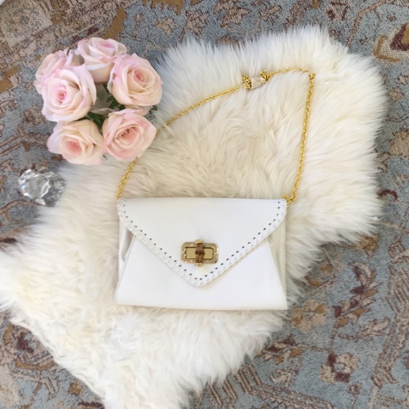 APT. 9® White Envelope Clutch Crossbody Bag Chain Strap + Twist lock - Picture 1 of 7